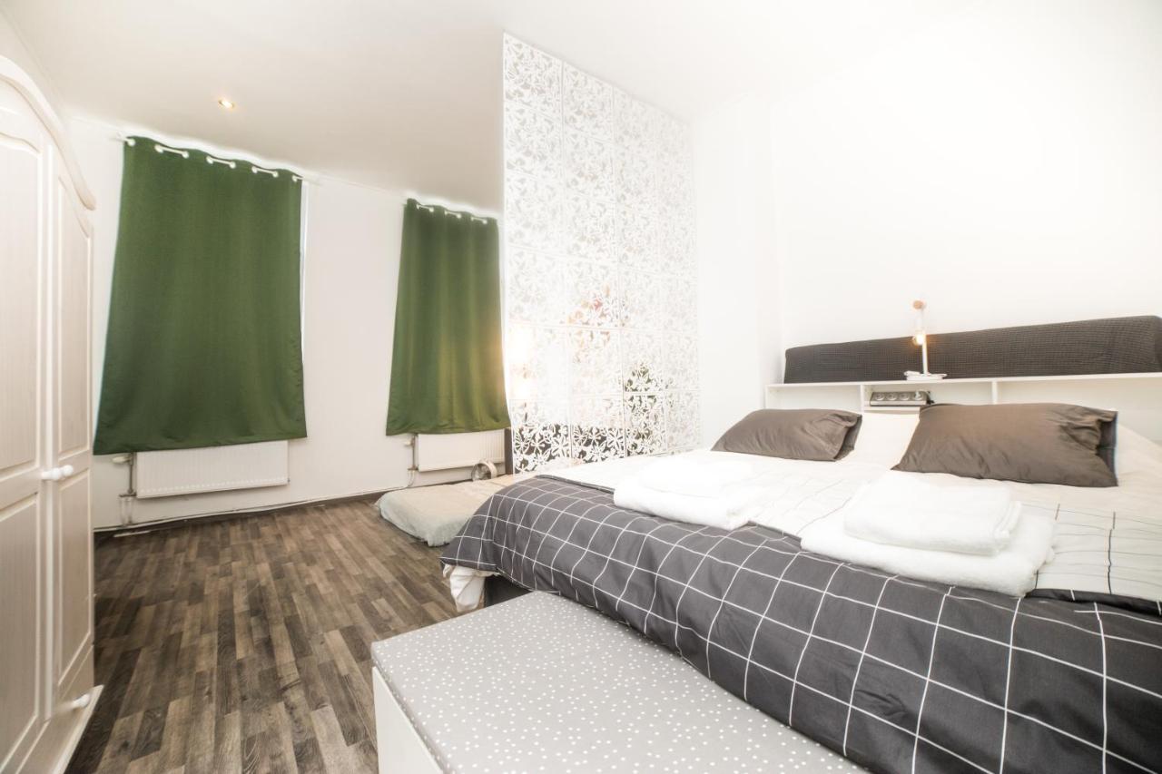 City Centre Hidden Gem! Apartment For Up To 3 People Brüsszel Kültér fotó