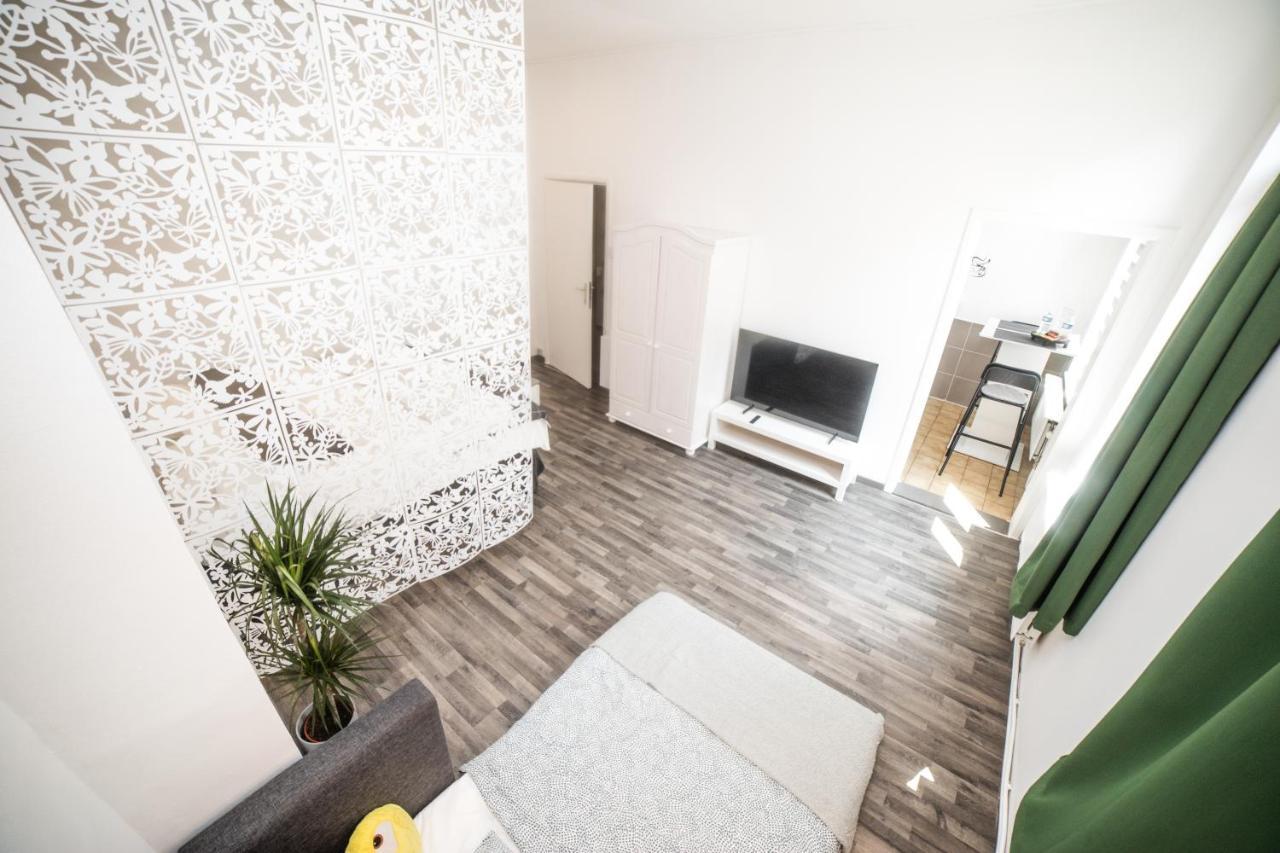 City Centre Hidden Gem! Apartment For Up To 3 People Brüsszel Kültér fotó